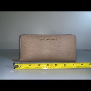 MK Wallet - Like New